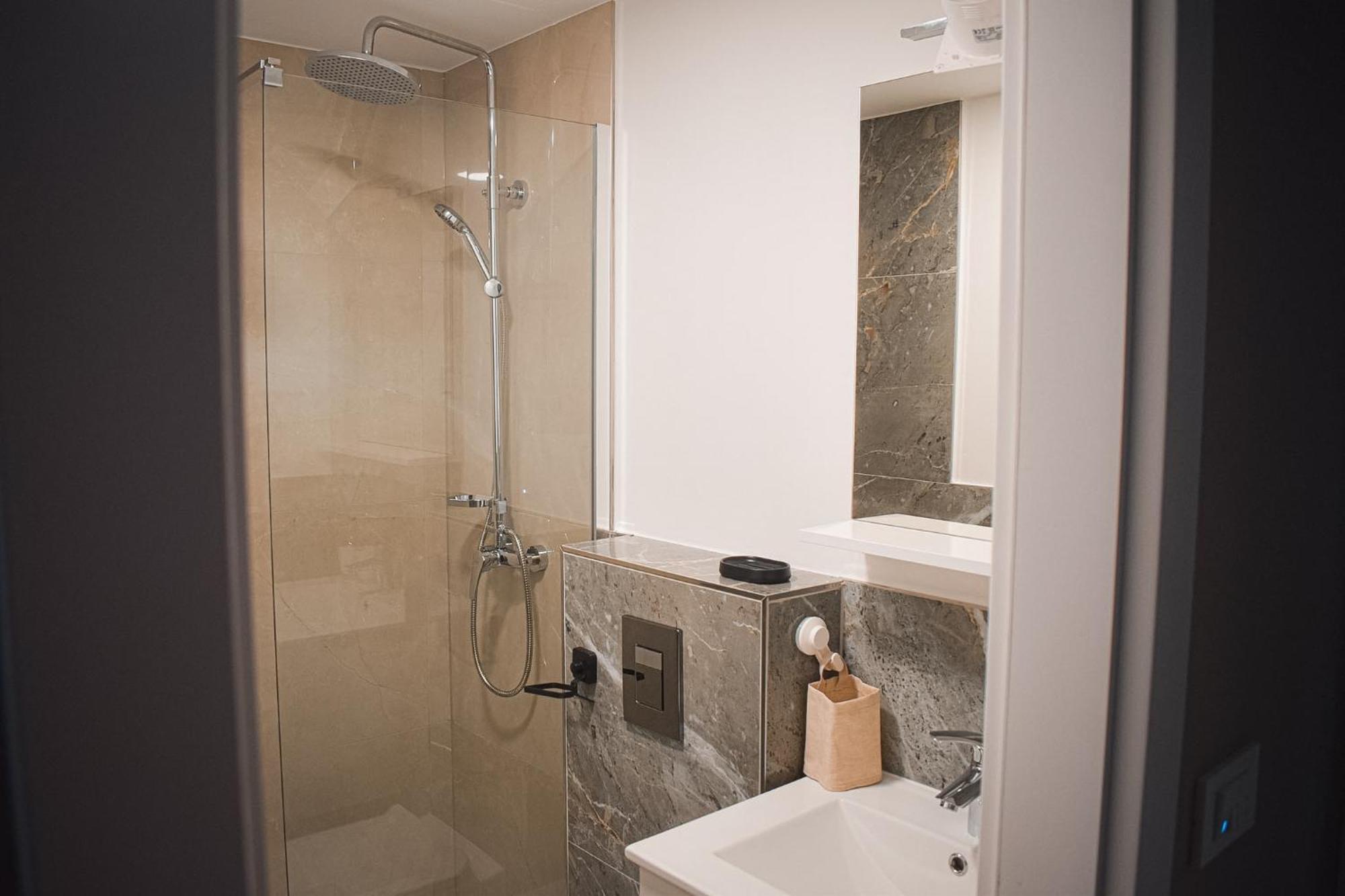 Apartments Jelovic سيني المظهر الخارجي الصورة